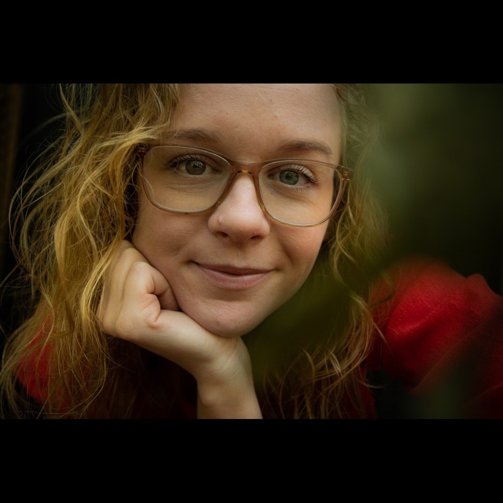 Meet your Posher, Caitlin